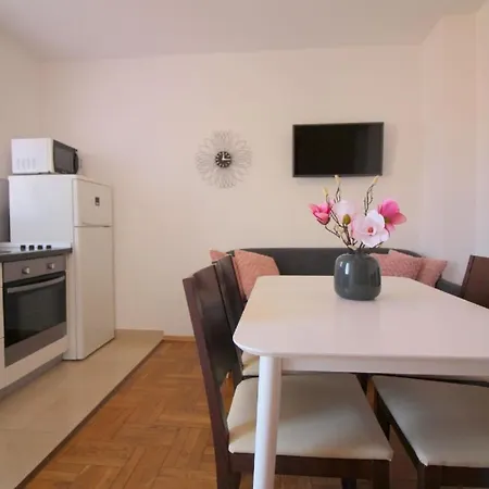 Ferienwohnung Andrea Mit Meerblick, Balkon Mit Gartenmobeln, Strandnah, Ruhige Lage Apartment