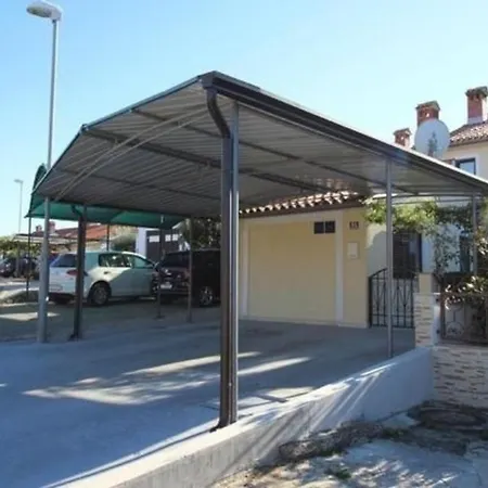 Apartment Ferienwohnung Andrea Mit Meerblick, Balkon Mit Gartenmobeln, Strandnah, Ruhige Lage Porec