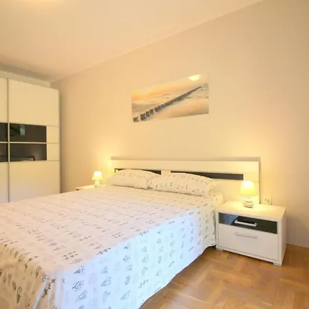 Ferienwohnung Andrea Mit Meerblick, Balkon Mit Gartenmobeln, Strandnah, Ruhige Lage