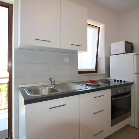 Ferienwohnung Andrea Mit Meerblick, Balkon Mit Gartenmobeln, Strandnah, Ruhige Lage Apartment *