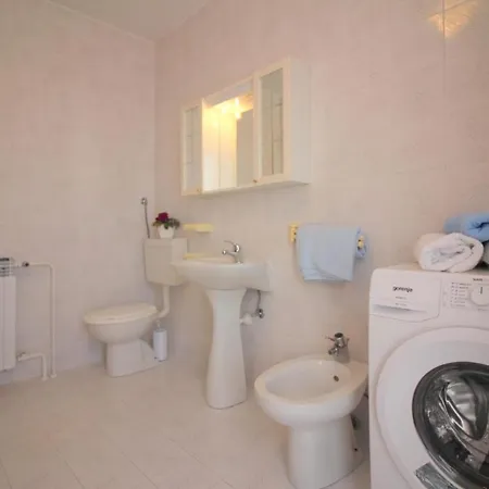 Ferienwohnung Andrea Mit Meerblick, Balkon Mit Gartenmobeln, Strandnah, Ruhige Lage
