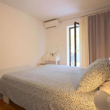 Ferienwohnung Andrea Mit Meerblick, Balkon Mit Gartenmobeln, Strandnah, Ruhige Lage Poreč