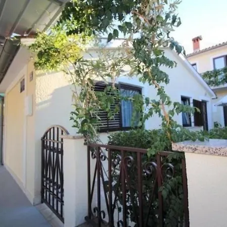 Ferienwohnung Andrea Mit Meerblick, Balkon Mit Gartenmobeln, Strandnah, Ruhige Lage Poreč